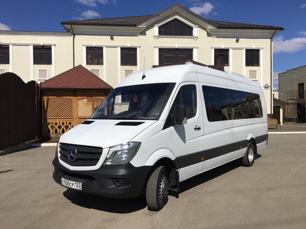 Mercedes  Benz Sprinter (2).jpg